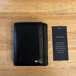 Tommy Hilfiger Black Genuine Leather Trifold Wallet
